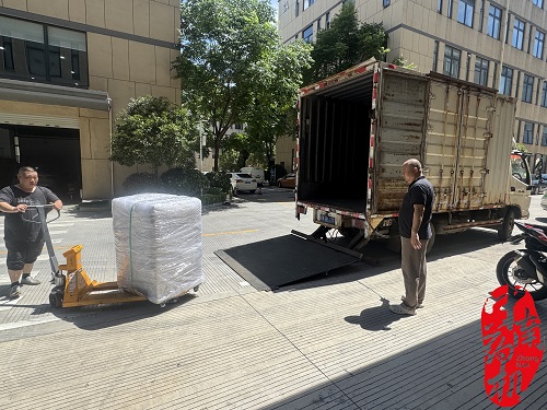 中南藥機戰(zhàn)高溫保交付 設備準時發(fā)往鄭州